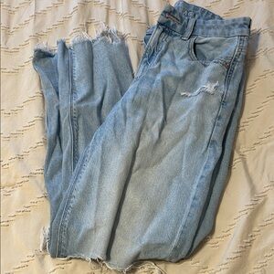 American Eagle Curvy Mom Jeans Strigid Light Wash Ripped Distressed